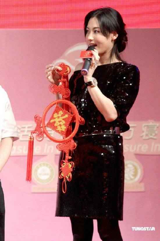 张柏芝喜气洋洋代言 传闻婆媳失和直喊冤
