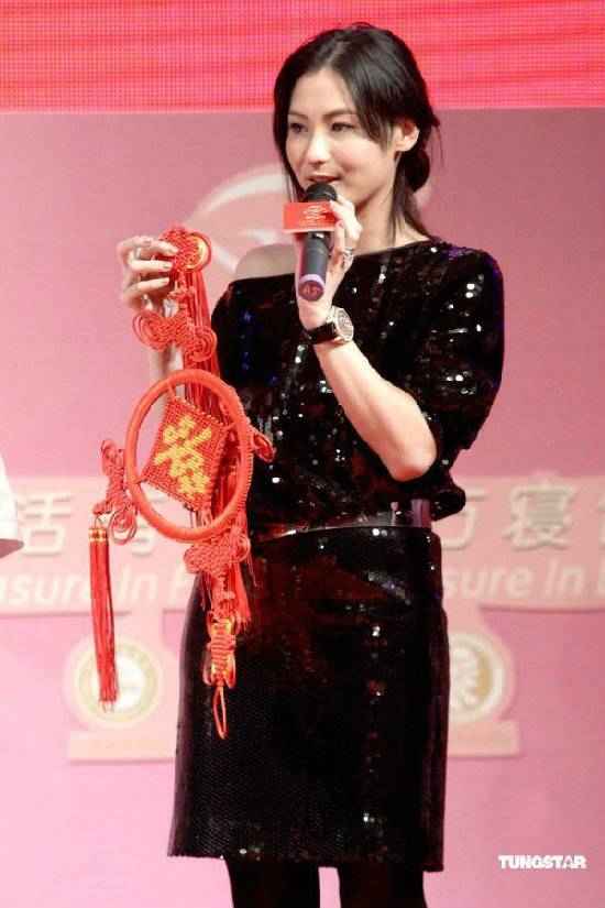 张柏芝喜气洋洋代言 传闻婆媳失和直喊冤
