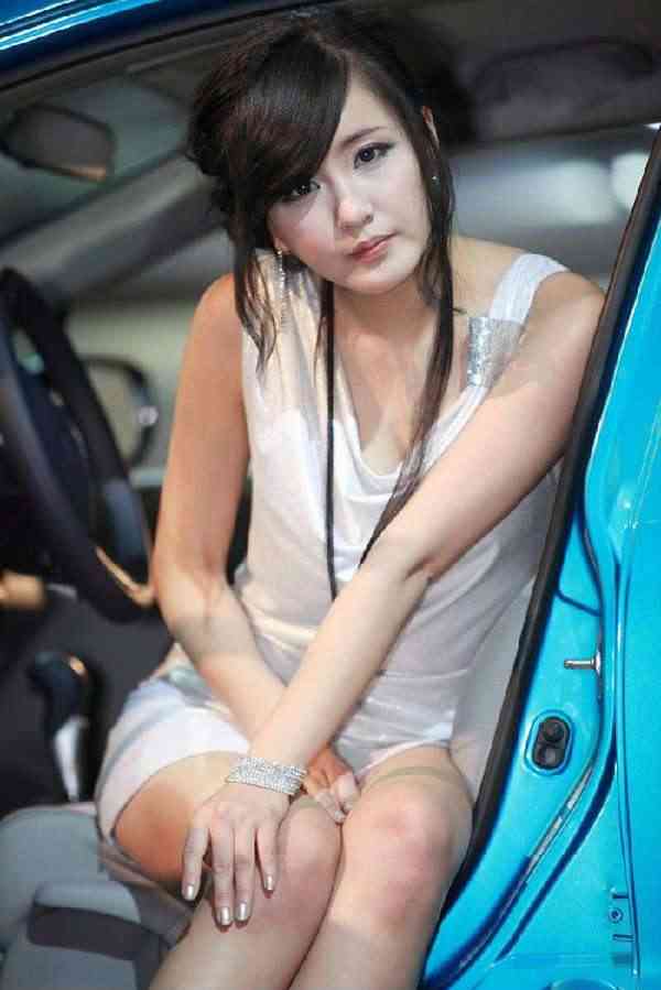 �����Ը���Ů��ģ