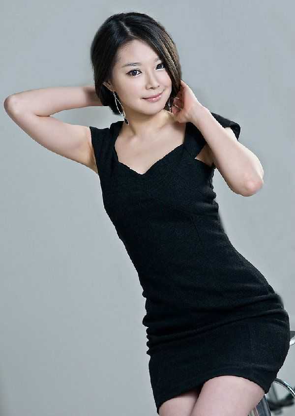 ������һ��Ů��ģ��Ӣ��