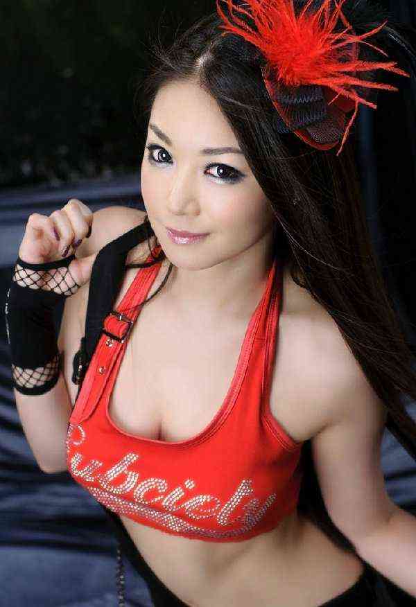 ������һ��Ů��ģ��Ӣ��