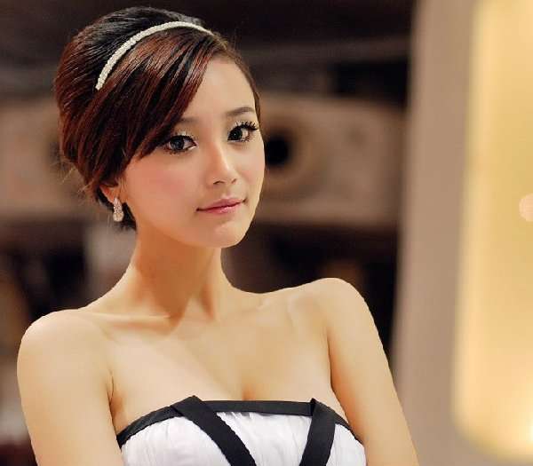 ��ݸ���ʳ�չ����ģ��  [15P]