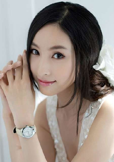 绝美白皙的平面模特