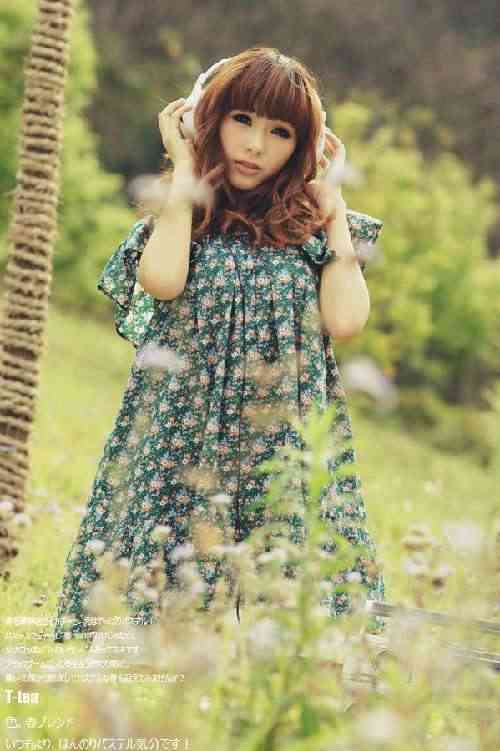 ��ϵƽ����Ůģ��ȹ��ƮƮ