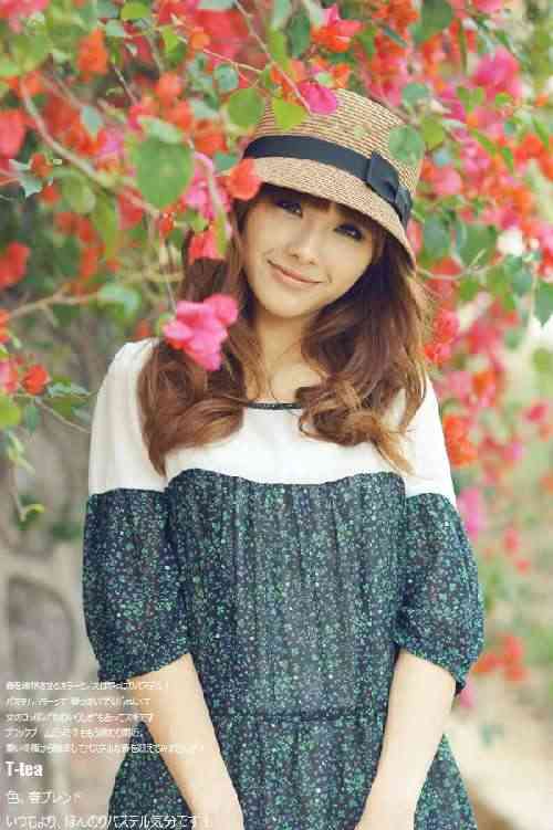 ��ϵƽ����Ůģ��ȹ��ƮƮ