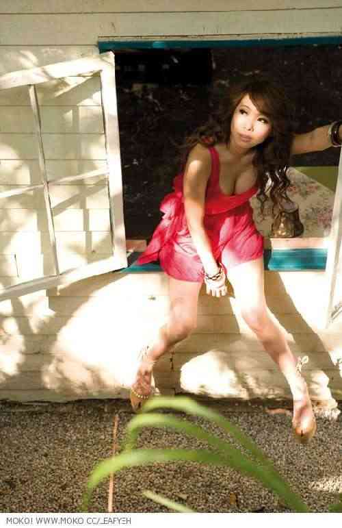 ���վ�ɫ��Ůģ��-Makiyo