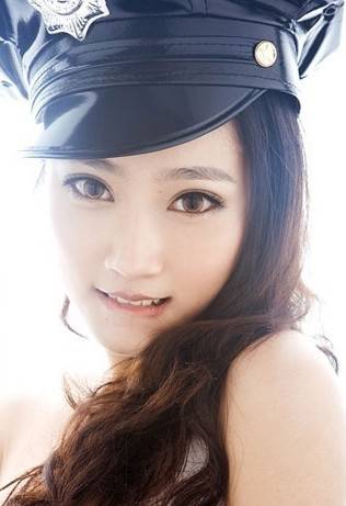 �Ը�У����Ů����