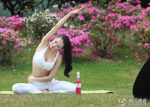 ������Ůĸ�����ŵ��٤����ͼ