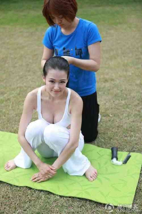 ������Ůĸ�����ŵ��٤����ͼ