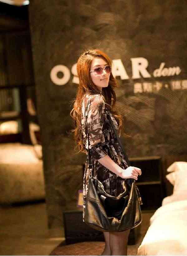 ���ʷǷ�����Ůƽ��ģ��