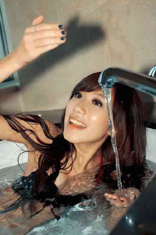 �����ٸ���ԡ��ʪ���Ը���