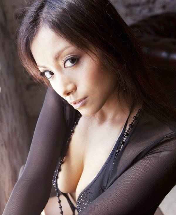 日本美女 たかはし智秋 性感写真