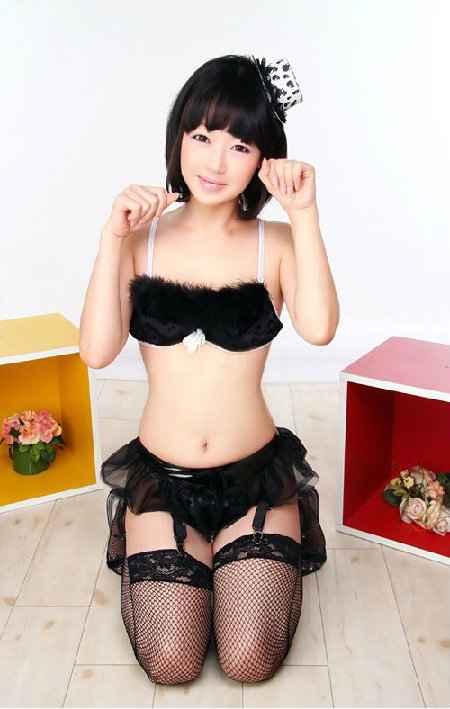 ͬ�վ���ĺ�����Ů