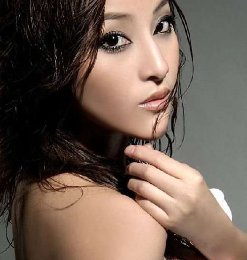 ��ɫ��Ůʱ�и���д��