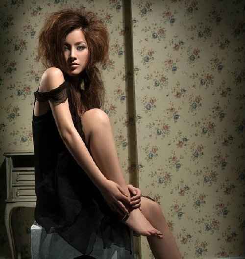 ��ɫ��Ůʱ�и���д��