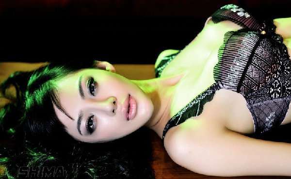 ��Ů��ͦ��Ū������