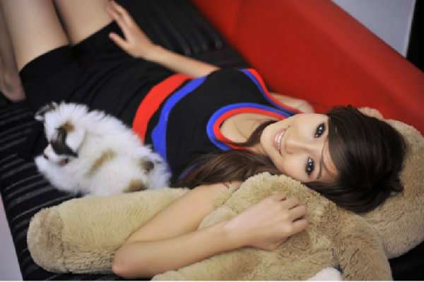 ������Ů����ױ�Ӽҷ�