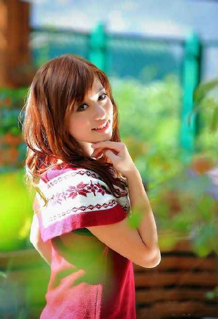 �崿������Ů��Ө��͸