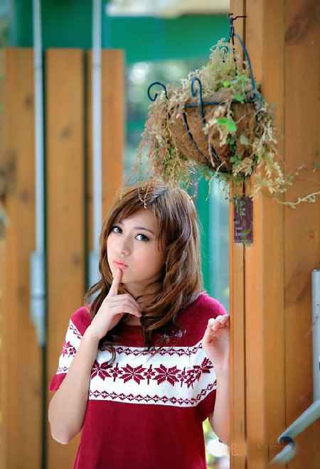 �崿������Ů��Ө��͸