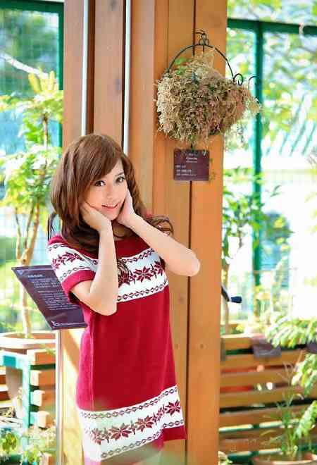 �崿������Ů��Ө��͸