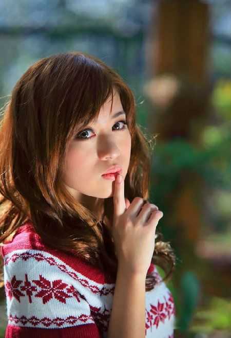 �崿������Ů��Ө��͸