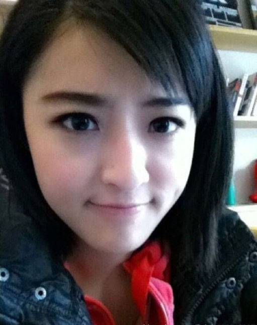 央视体育新晋美女主播走红 被赞是正妹清纯超奶茶妹妹