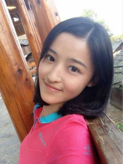 央视体育新晋美女主播走红 被赞是正妹清纯超奶茶妹妹